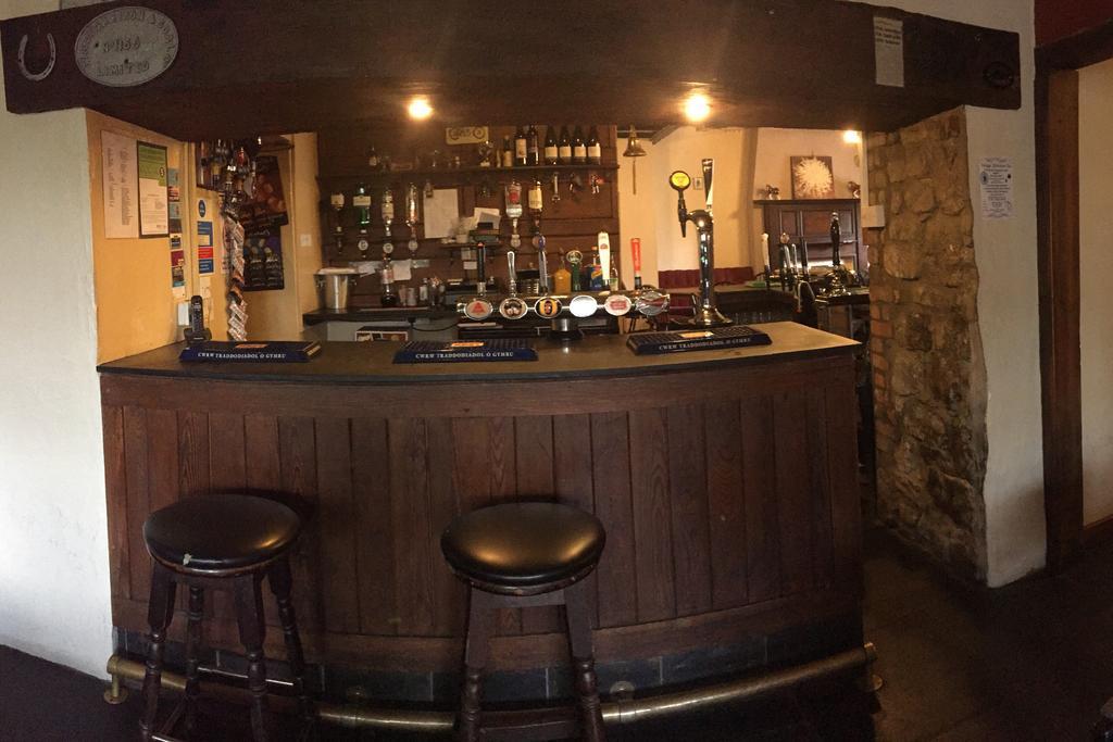 לינה וארוחת בוקר Nant-y-bwch The Nags Head Tredegar מראה חיצוני תמונה