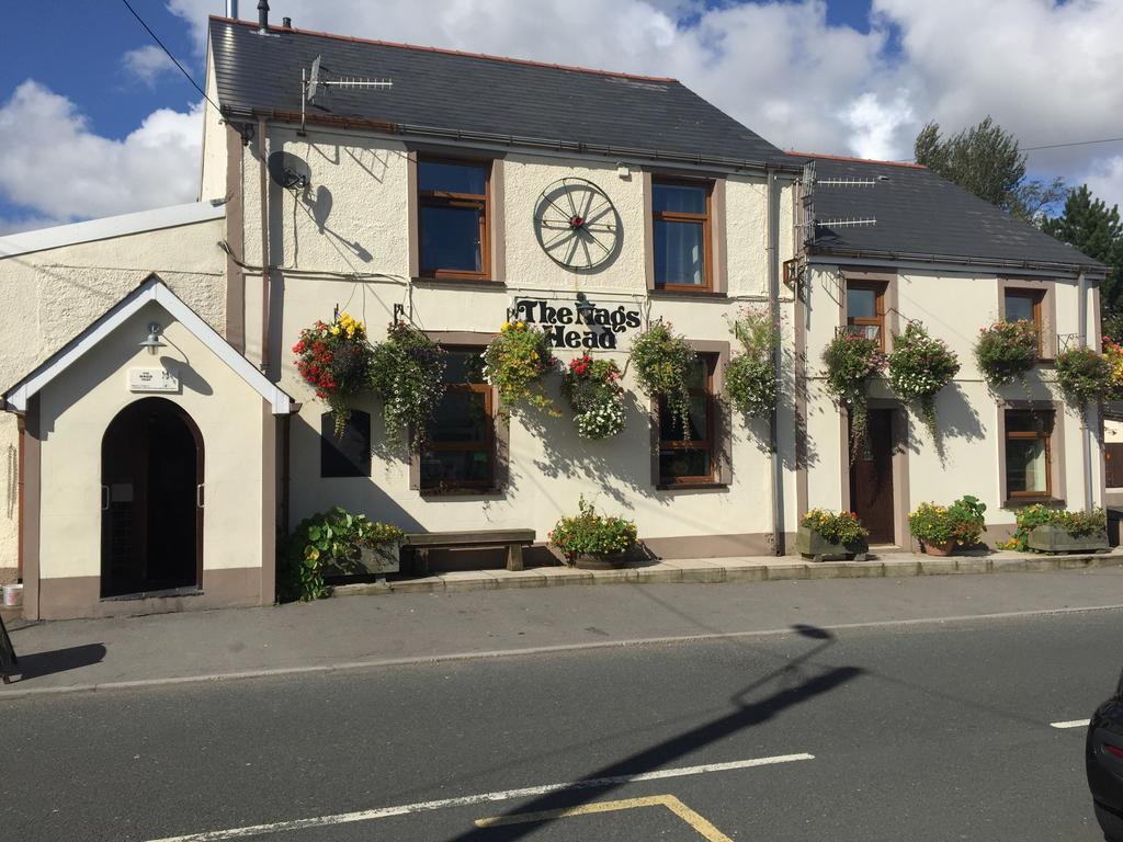 לינה וארוחת בוקר Nant-y-bwch The Nags Head Tredegar מראה חיצוני תמונה